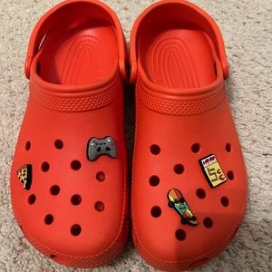 Mens 9 crocs